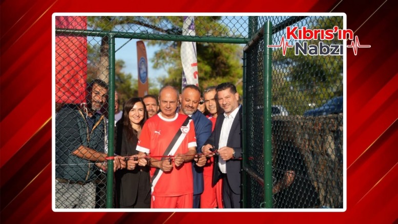 ESENTEPE'DE YENİ HALI SAHA HİZMETE AÇILDI