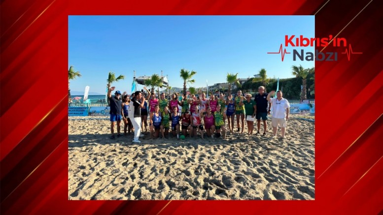 ESENTEPE KUMFEST'TE KÜRSÜDE