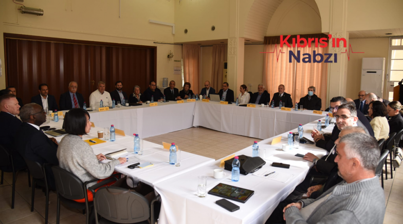 KIBRISLI TÜRK VE KIBRISLI RUM SİYASİ PARTİLER ARA BÖLGEDE BİR ARAYA GELDİ