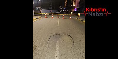 ATATÜRK CADDESİ ÜZERİNDE YOLDA ÇÖKME MEYDANA GELDİ