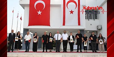 EMEKLİ OLAN VE 30 HİZMET YILINI TAMAMLAYAN POLİSLERE PLAKET VERİLDİ