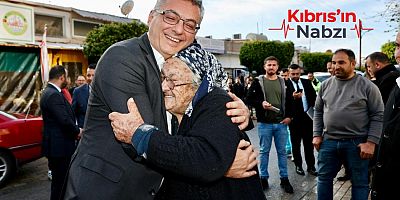 ERHÜRMAN, GİRNE’DE HALKLA KUCAKLAŞTI