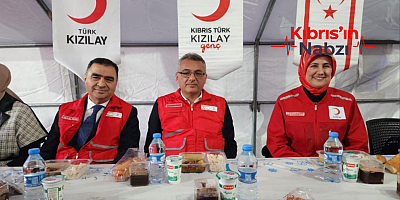ERHÜRMAN “KIZILAY İFTAR SOFRASI”NI ZİYARET ETTİ