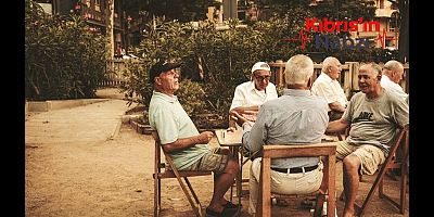 GÜNEY KIBRIS NÜFUSU SON 10 YILDA 4 YIL YAŞLANDI
