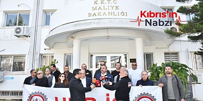 HÜR-İŞ MALİYE BAKANLIĞI ÖNÜNDE PROTESTO EYLEMİ YAPTI