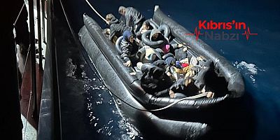 İZMİR'DE 33 DÜZENSİZ GÖÇMEN KURTARILDI