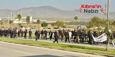 KAMUDA YETKİLİ BEŞ SENDİKA BAŞBAKANLIK ÖNÜNE YÜRÜYOR