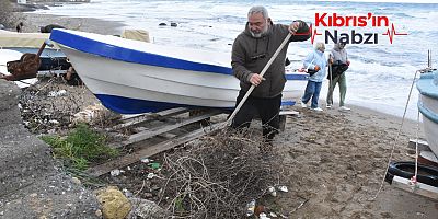 KARAOĞLANOĞLU’NDA PLAJ TEMİZLİĞİ YAPILDI