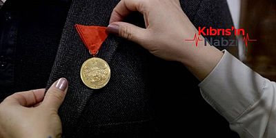 KURTULUŞ SAVAŞI’NA KATILAN 3 ASKERİN MİRASÇILARINA İSTİKLAL MADALYASI