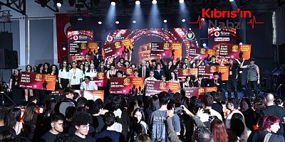 LİSELERARASI MÜZİK YARIŞMASI'NDA ŞAMPİYON LEVENT KOLEJİ