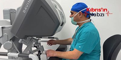 NALBANTOĞLU’NDA İLK ROBOTİK CERRAHİ AMELİYATLAR BAŞARIYLA YAPILDI