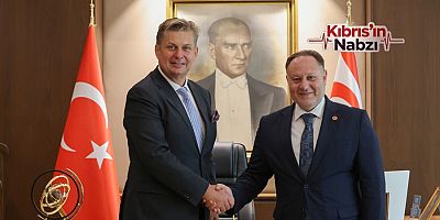ÖZTÜRKLER, MAXIMILIAN KRAH’I KABUL ETTİ