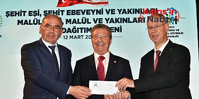 ŞEHİT YAKINLARI VE GAZİLERE HİZMET KARTLARI DAĞITILDI