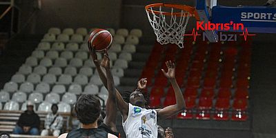 SOYER ALTINBAŞ’TAN FARKLI GALİBİYET  89-48