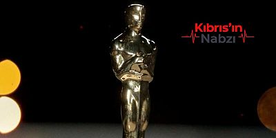 ÜNLÜ YÖNETMENİN OSCAR ÖDÜLÜ UÇAKTA KAYBOLDU
